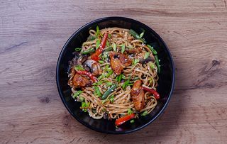 Удон с курицей (380 г)