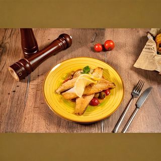 Biban de mare cu salsa de roşii