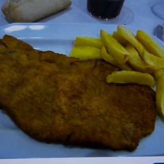 Escalope Tierno De Ternera C/ Patatas Fritas 
