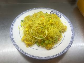 41. Spaghetti fatti a mano saltati con pollo