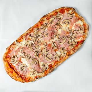 Пица Капричоза (1450г)