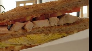 Sandwich con pollo