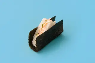 Онигири с крабом