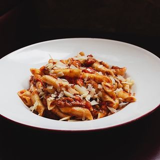 MACARRONES A LA BOLOGNESA con mozzarella