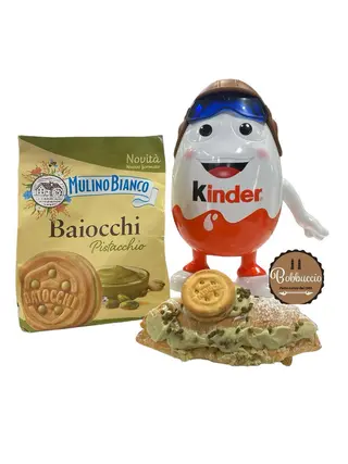 Cornetto con crema al pistacchio e biscotti Baiocchi al pistacchio