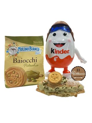 Cornetto con crema al pistacchio e biscotti Baiocchi al pistacchio