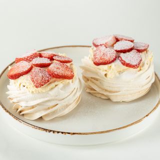 პავლოვა ხილით