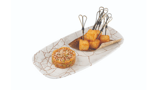 28.Chrupiący ryż z tatarem z łososia(170g)