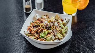 Chicken i vegetables obrok