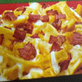 Tapa de salchipapa bacon