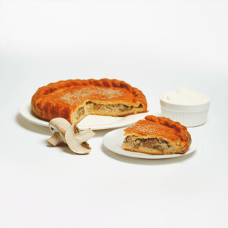 Пирог с курицей и грибами в сливочном соусе (0,550 кг)