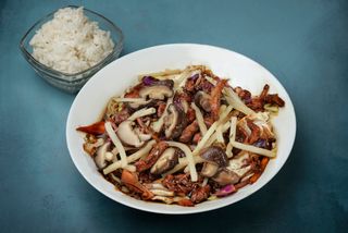 Svinjetina sa bambusom i šitaki pečurkama