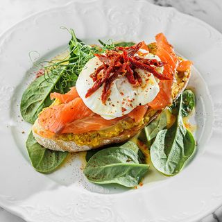 Ou pașot cu sos olandez