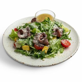 Салат з ростбіфом та овочами (280г)