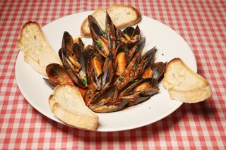 Mejillones salteados con pimienta