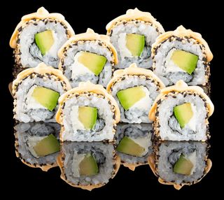 Урамаки Авокадо и Филаделфия (160 г / 8 броя)