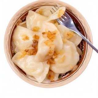 Pierogi ręcznie robione z mięsa kurczaka