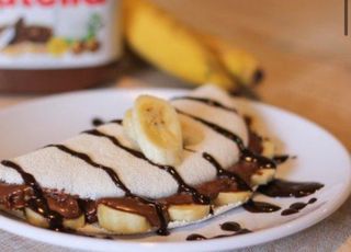 Tapioca com Creme de Avelã, Cacau Caseiro e Banana