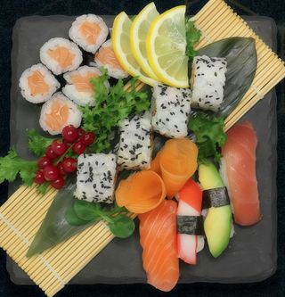 261 Sushi misto piccolo 14 pezzi