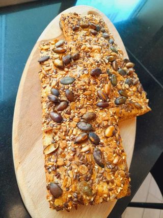 Pecivo sa semenkama posno 120g 