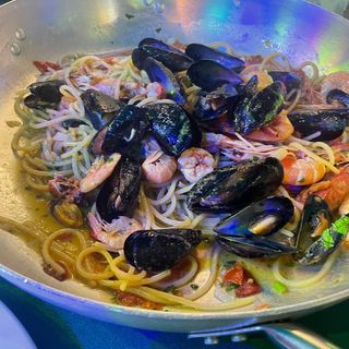 Würstel e patatine fritte