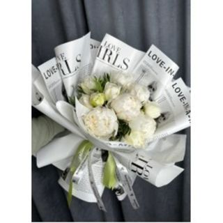 Bujori albi și lalele