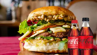 Sexy Mediteranka burger + Coca-Cola 0.5l/Coca-Cola Zero 0.5l