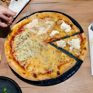 Pizza quattro formaggio 30cm
