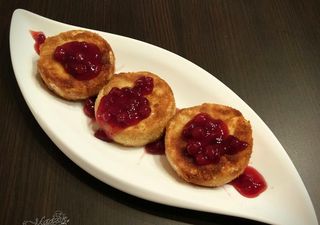 Ser Camembert w złocistej panierce z żurawiną