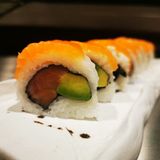 Salmón Uramaki Roll (8 Pzs.)