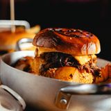 Buger sa trganom junetinom 400gr