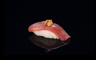 148 Maguro flambe nigiri - 2 pezzi