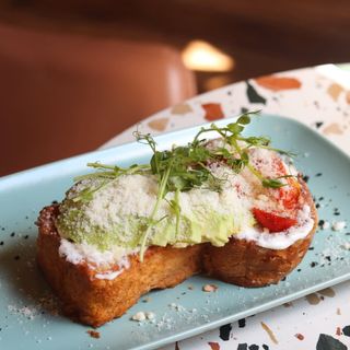 Бріош з авокадо (280г)