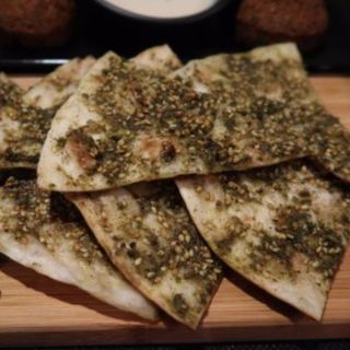 Menu Arayes Za'atar (tomillo) con Queso (Vegetariano)