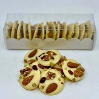 Banuti de ciocolata alba