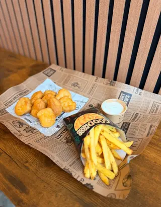 Meniu Nuggets Mare (9 buc)+o doză de suc
