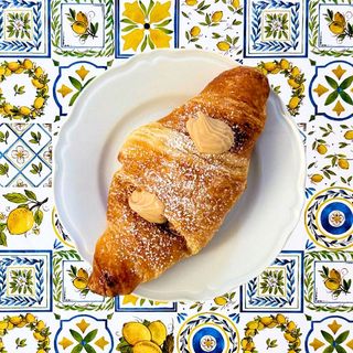 Cornetto al nocciolatte