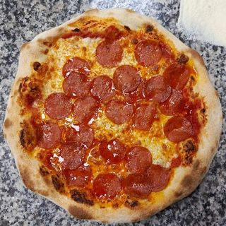 Pizza Salami 24cm