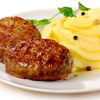 Kotlet Y Puré De Patatas