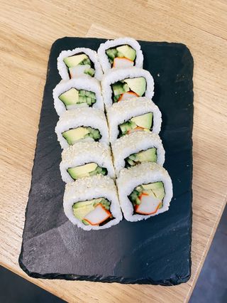 Califòrnia De Aguacate Con Pepino Y Cangrejo (10 Uds.)