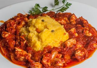 Friptură de pui cu mămăliguță