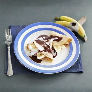 ბლინი შოკოლადით და ბანანით