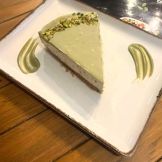 Cheesecake sa pistaćima