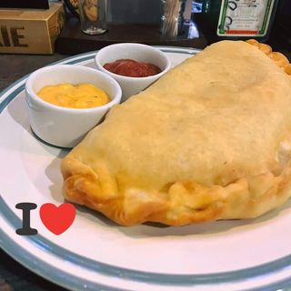 Calzone 1  szynka/pieczarki