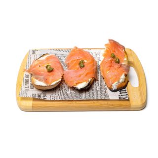 Брускети със сьомга (200г-3бр)