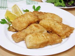 Merluza con guarnición 