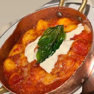 Bigoli al Pomodoro, burrata i alfàfrega (Opció vegetariana)