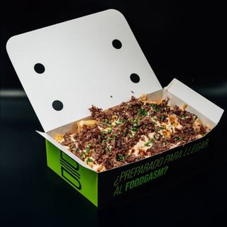 MEAT AND CHEESE FRIES 