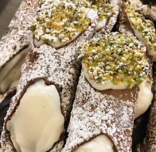Cannolo alla ricotta
