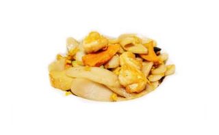 107 Gnocchi di riso con gamberi, verdure e funghi